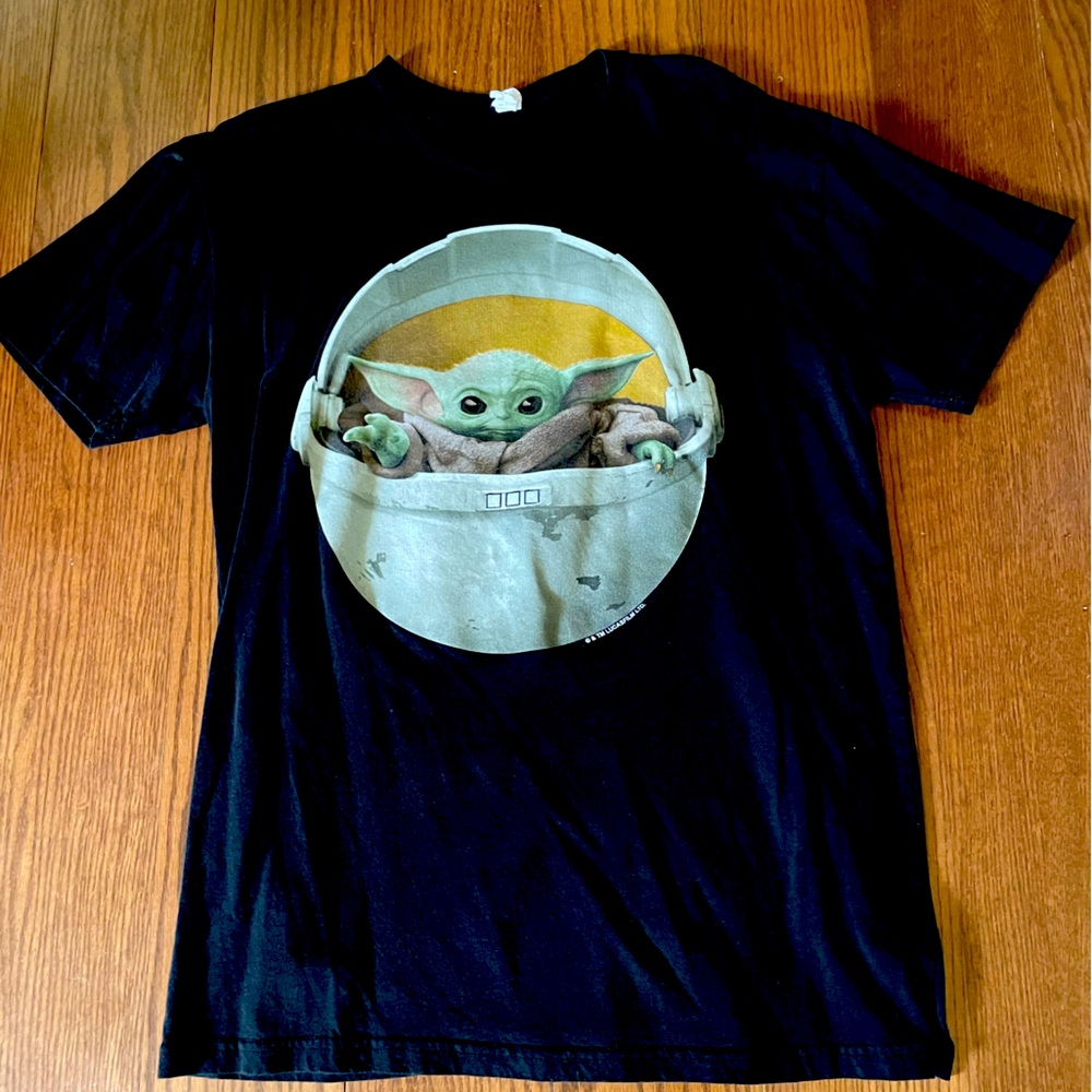 Men's Star Wars The Mandalorian Grogu The Child Portrait Graphic Tee